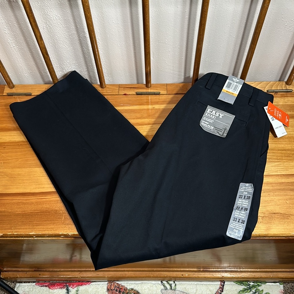 NWT Men’s Dockers Black Classic Flat Easy Khaki 33x30
